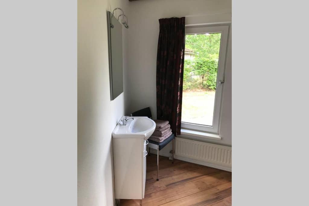 Rustig gelegen bungalow in mooi Havelte  Exterior foto